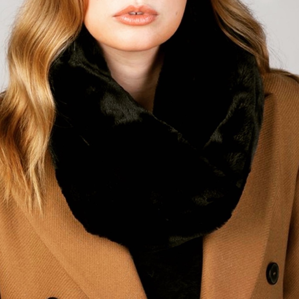 Faux Fur Tube Scarf